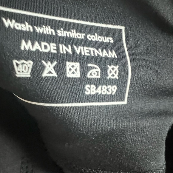 Sweaty Betty The‎ Contour Black Shorts NWOT XS - Picture 4 of 4